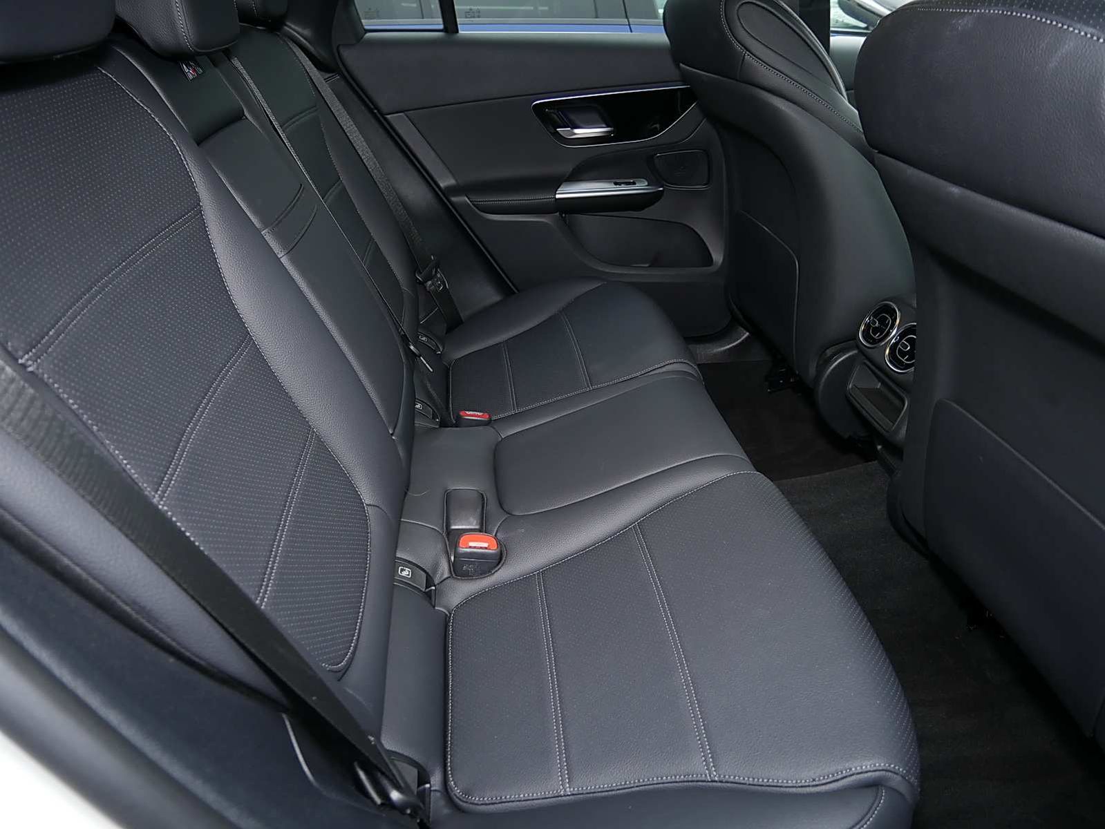 Mercedes-Benz GLC 300 de 4M Coupé AVANTGARDE - Samsaru's Car Outlet
