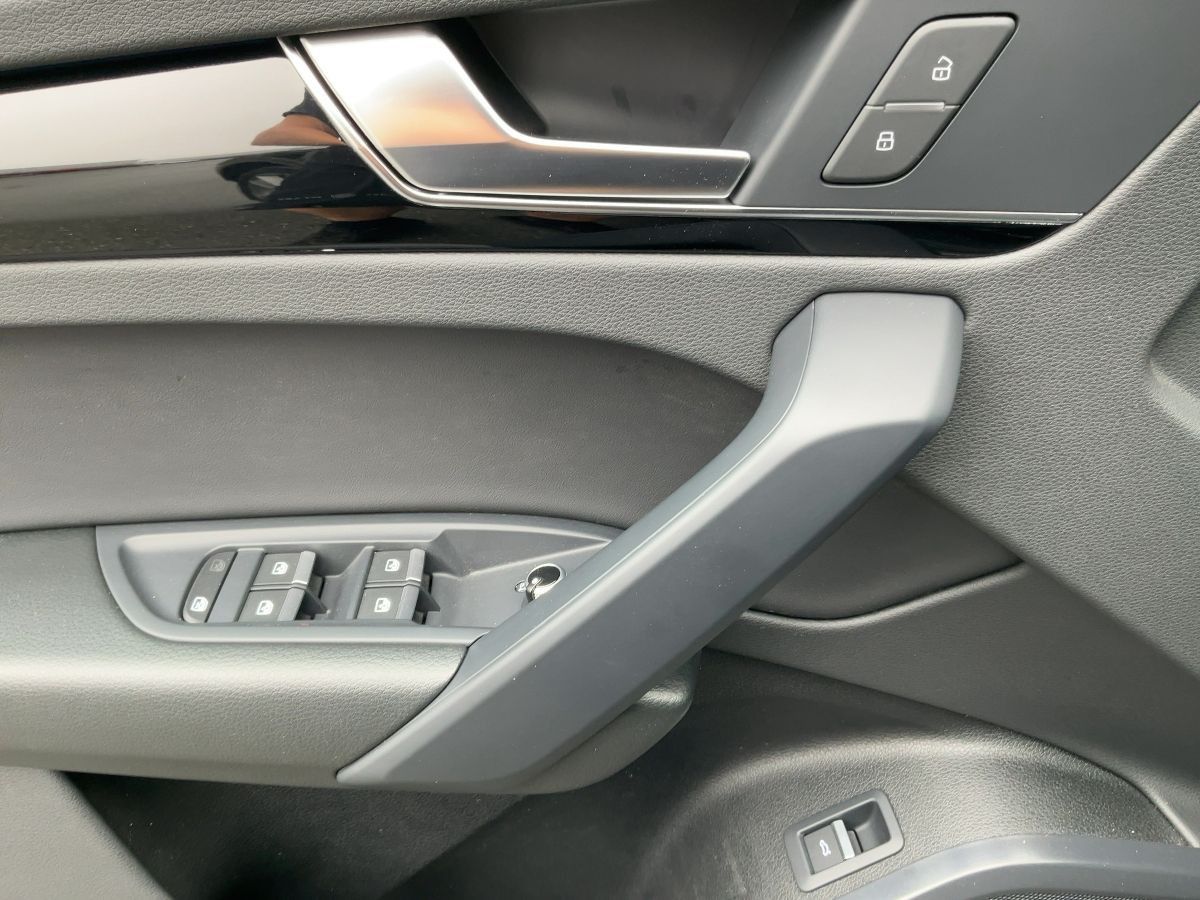 Audi Q5 45 TFSI QU S-LINE - Samsaru's Car Outlet