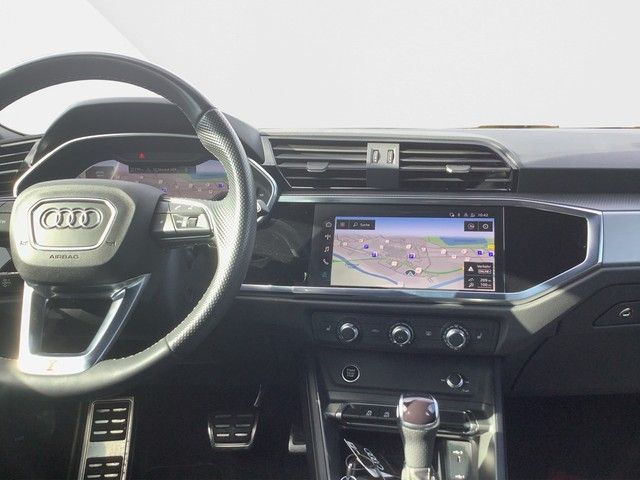 Audi Q3 40 TFSI quattro Advanced - Samsaru's Car Outlet