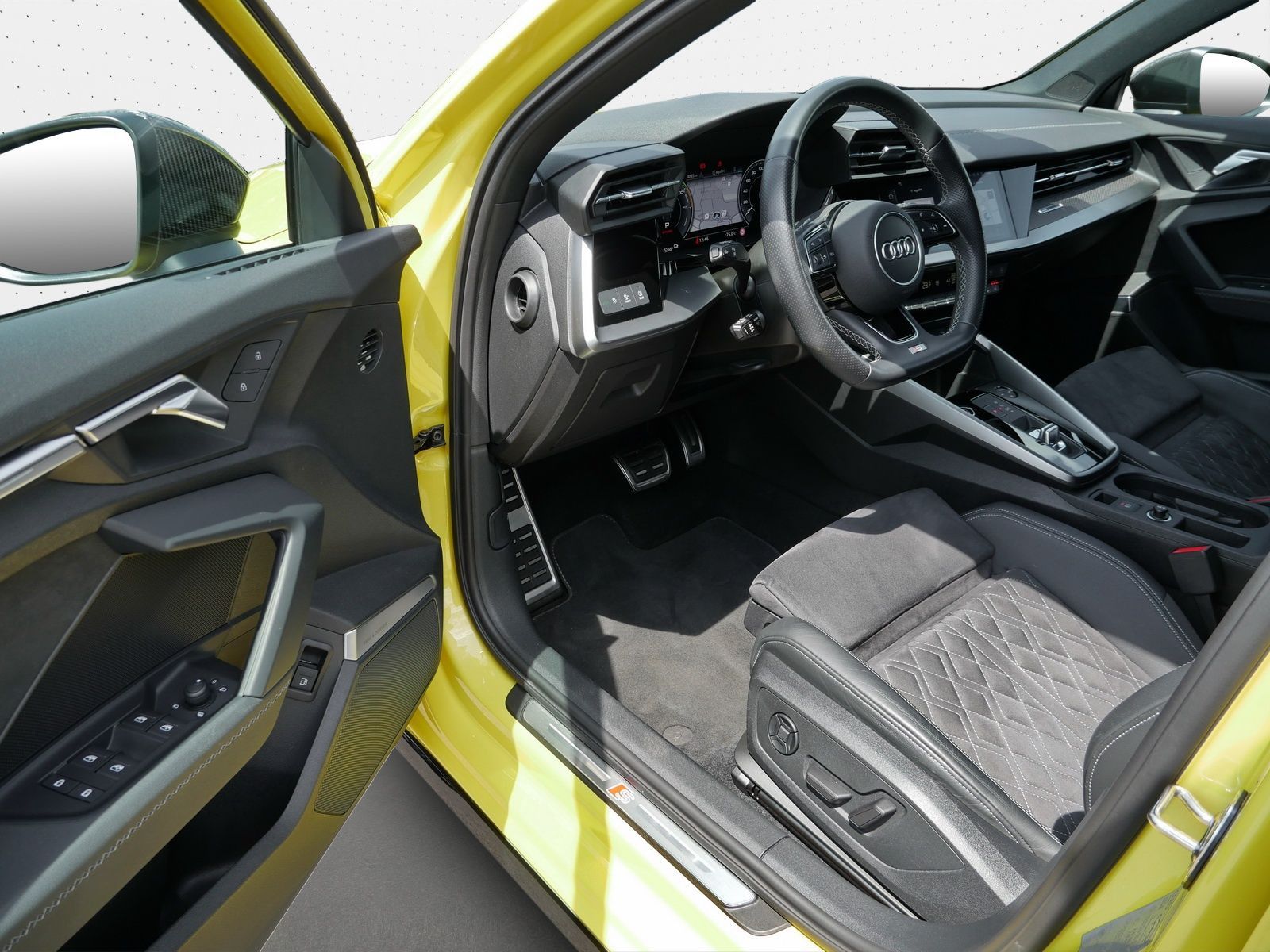 Audi A3 Sportback 40 TFSIe S-line - Samsaru's Car Outlet