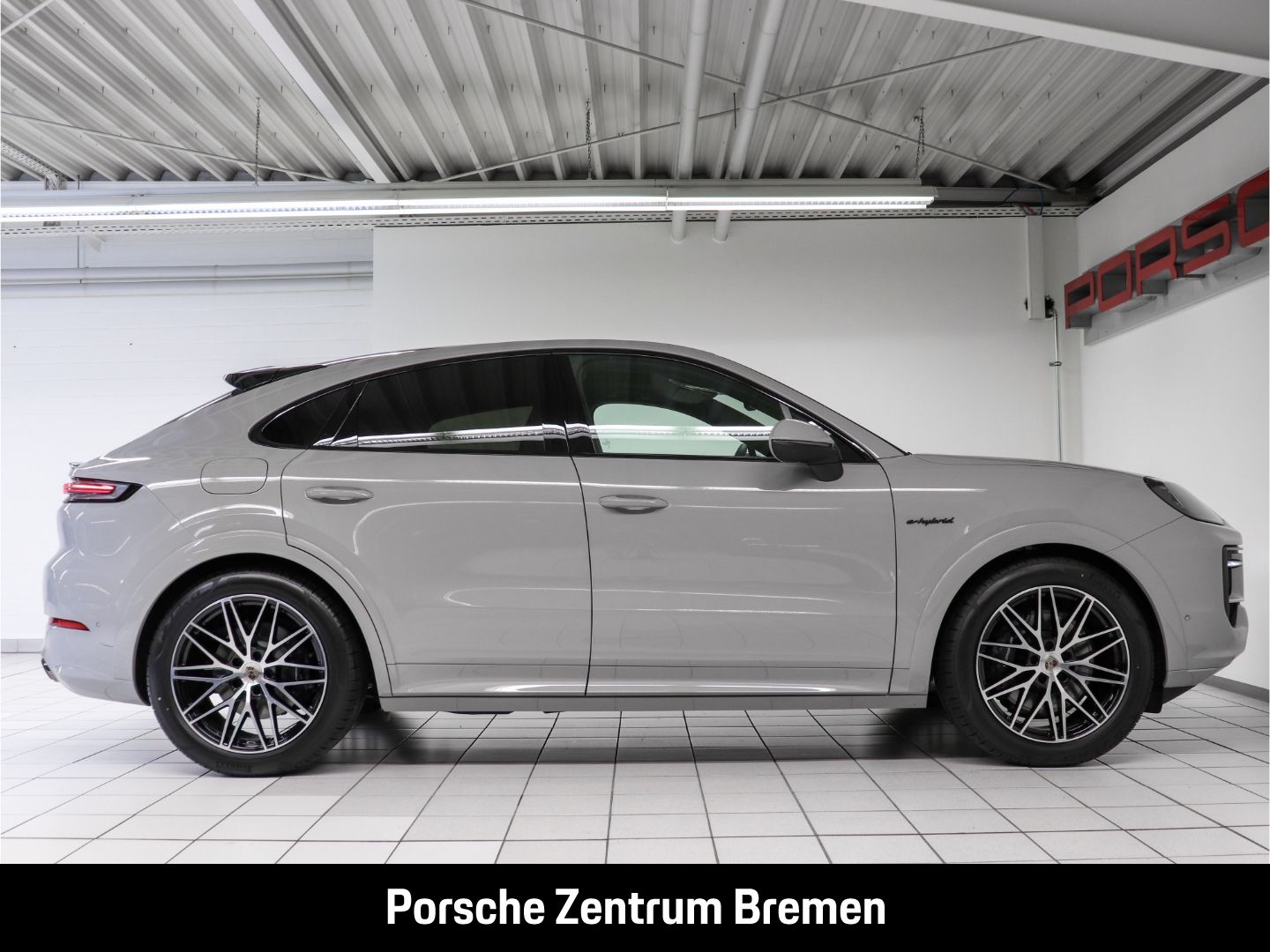 Porsche Cayenne E-Hybrid Coupe Sport Design HD-Matrix-LE