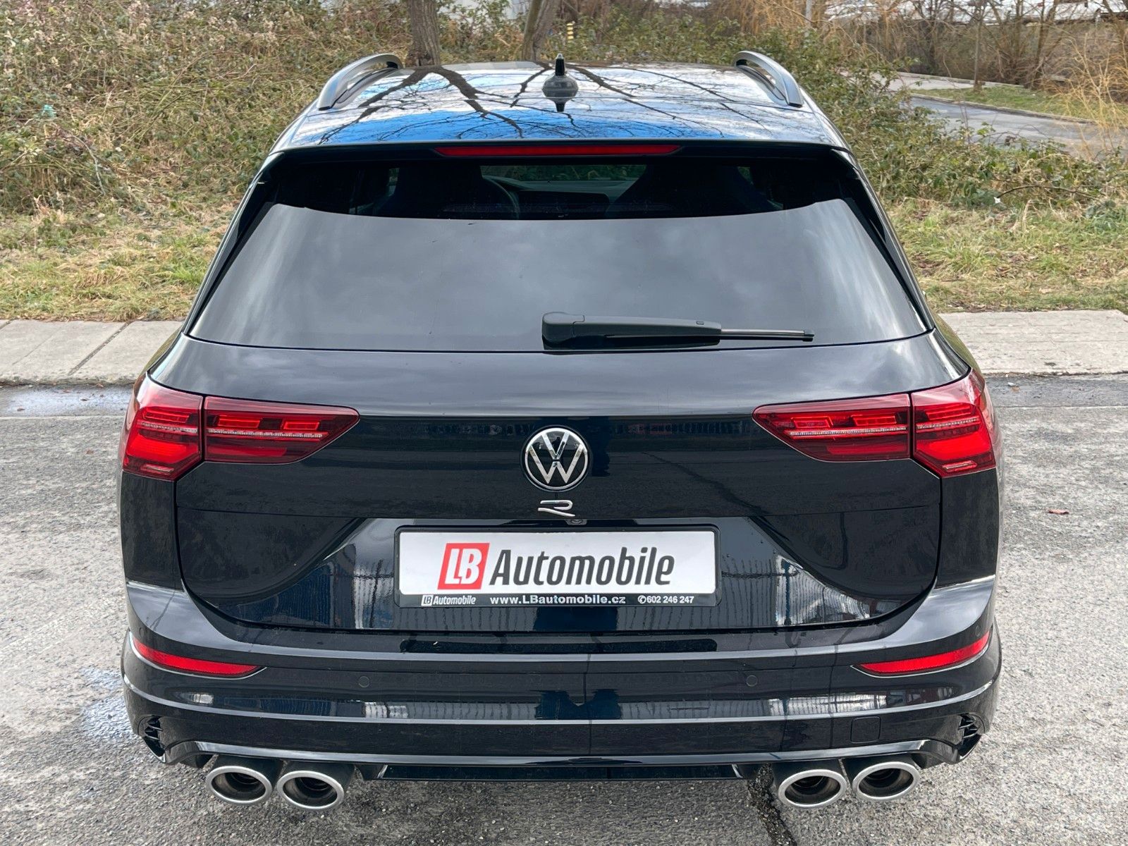 Volkswagen Golf R Variant 2.0TSi 4Motion DSG - Samsaru's Car Outlet