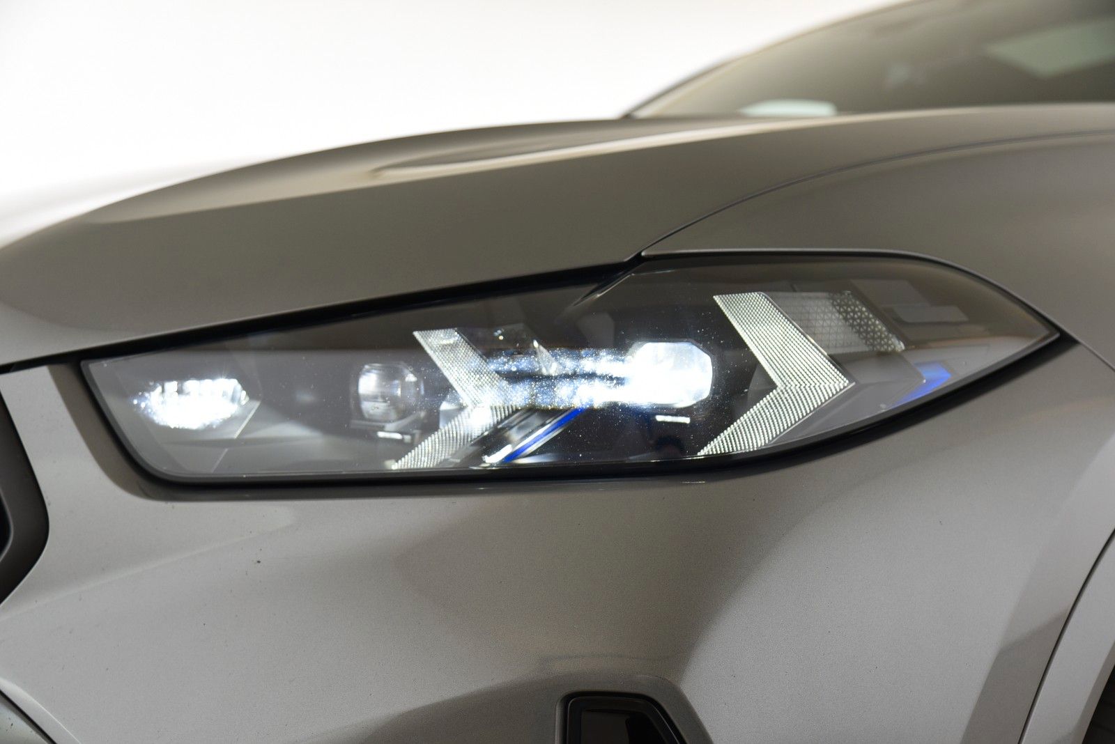 BMW X6 xDrive30d M Sport Pro HUD AHK LED Pano H&K