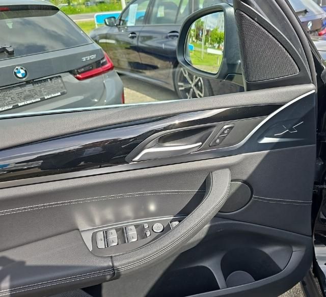 BMW X3 xDr.20d Aut. - Samsaru's Car Outlet
