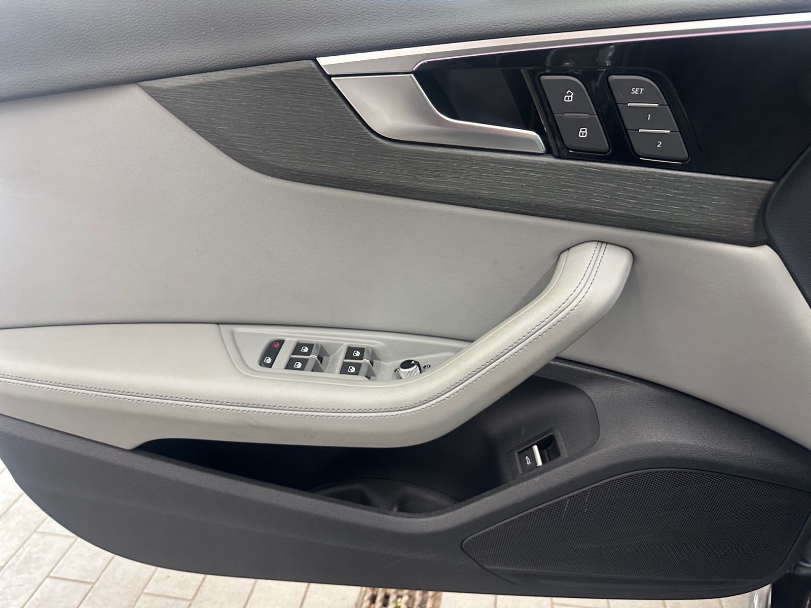 Audi A4 Avant 40 TFSI quattro S line - Samsaru's Car Outlet