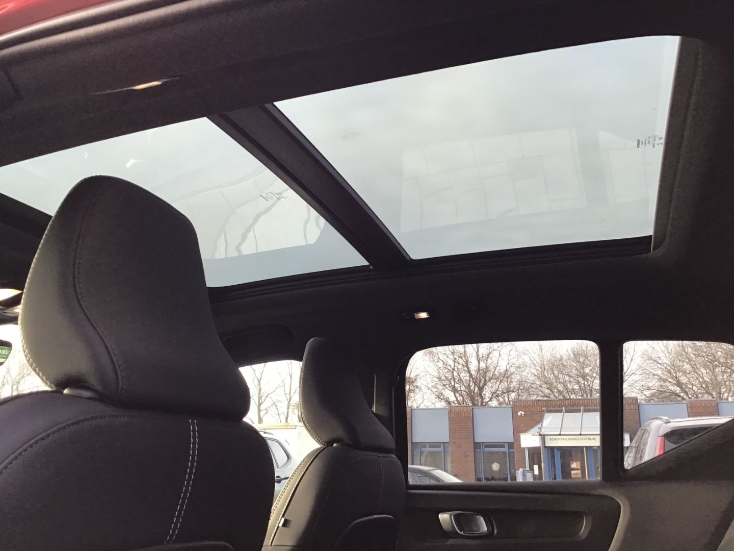 Volvo XC40 Pro Recharge AWD Cam AHK PanoDach