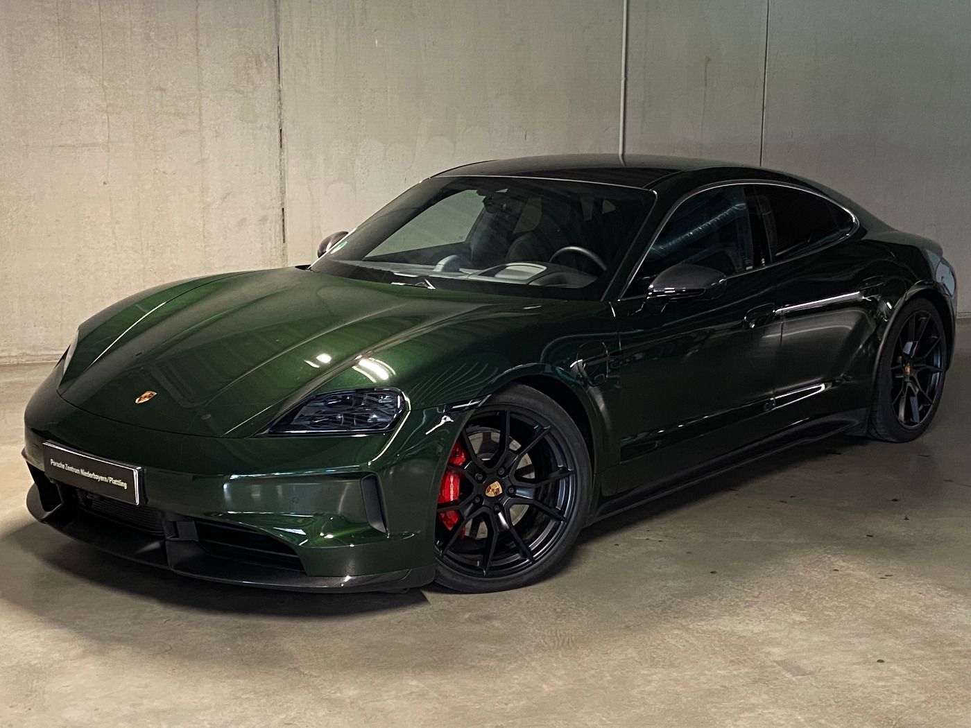 Porsche Taycan 4S | Hinterachslenkung | Panoramadach |