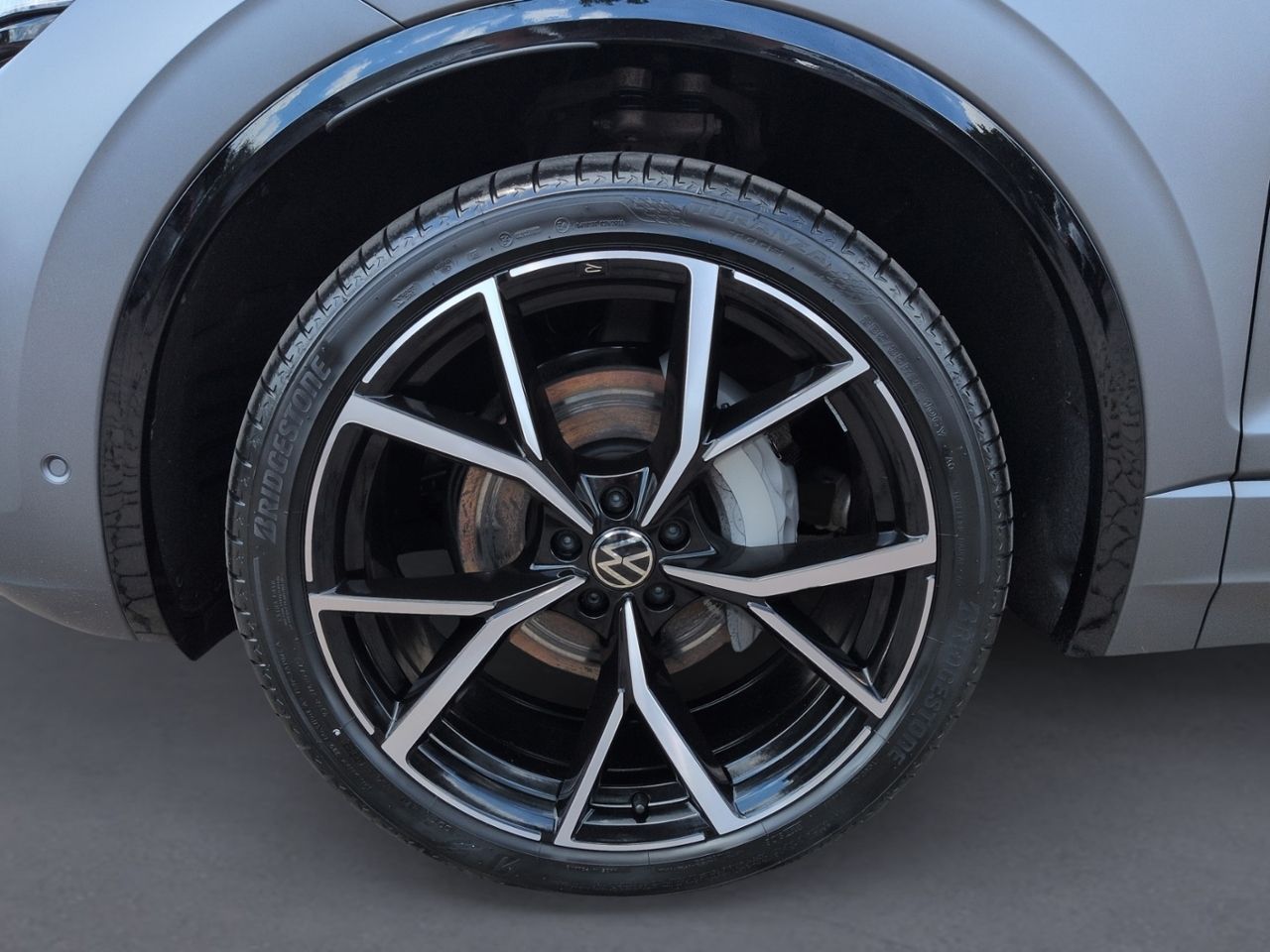 Volkswagen Touareg R-Line V6 TDI 4MO MATT+STHZ+LUFT+PANO+22