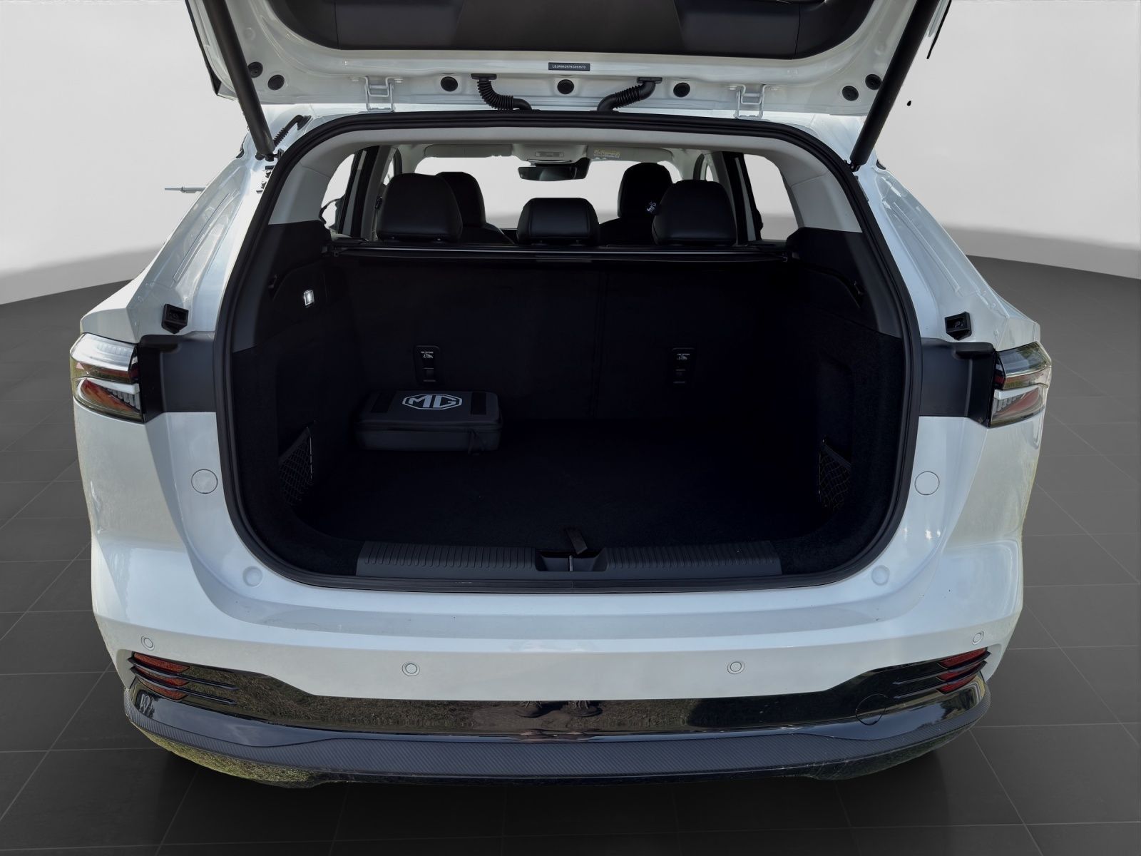 MG HS PHEV 1.5 Luxury Allwetter Reifen *Finanzierun