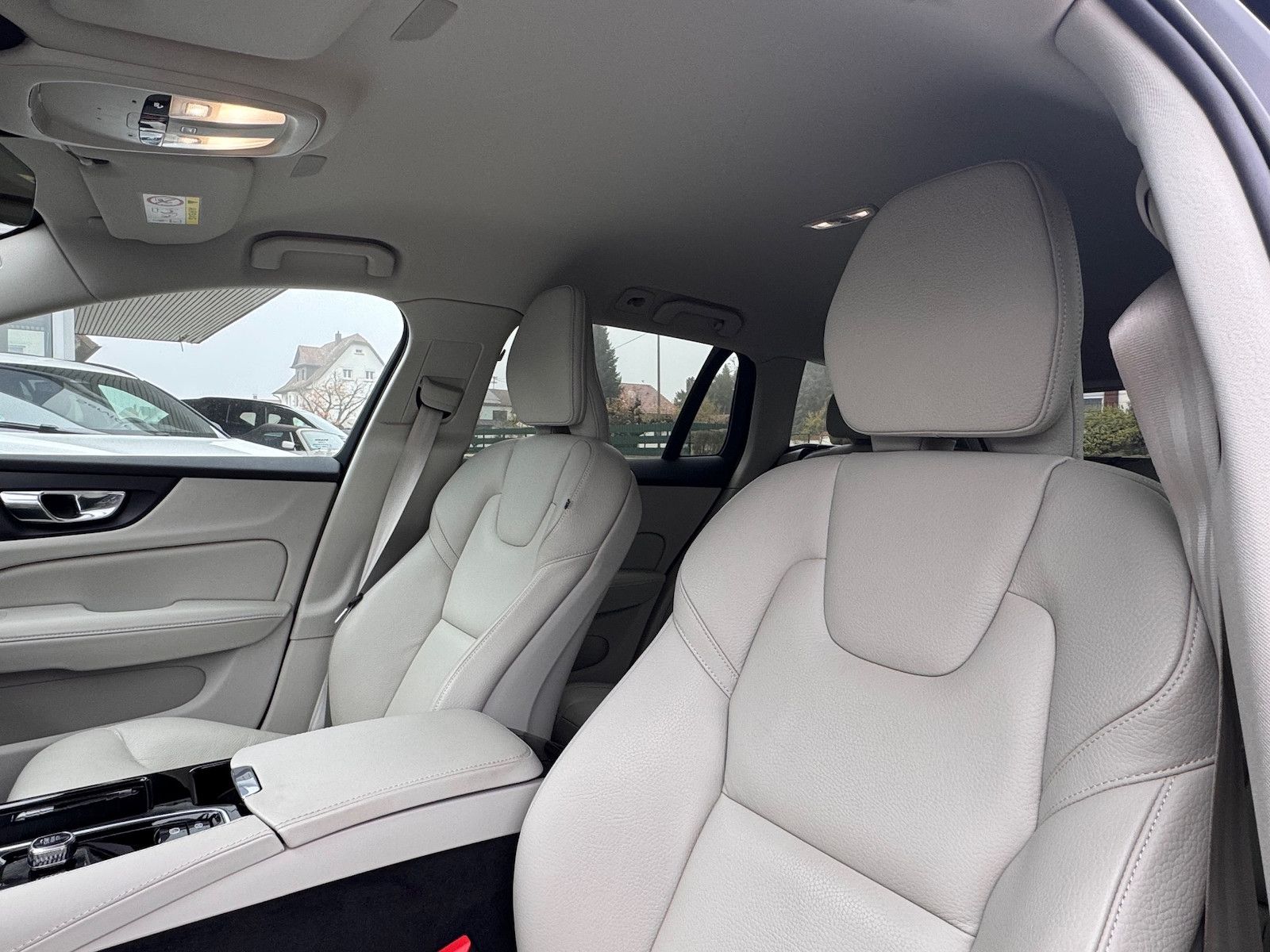 Volvo V60 T6*AWD*Recharge*AHK*Leder*Winterpaket*Keyles