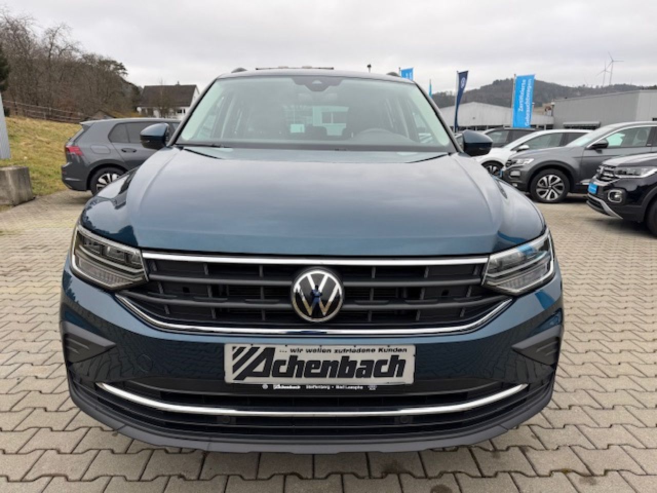 Volkswagen Tiguan Life 1.5 TSI - Samsaru's Car Outlet