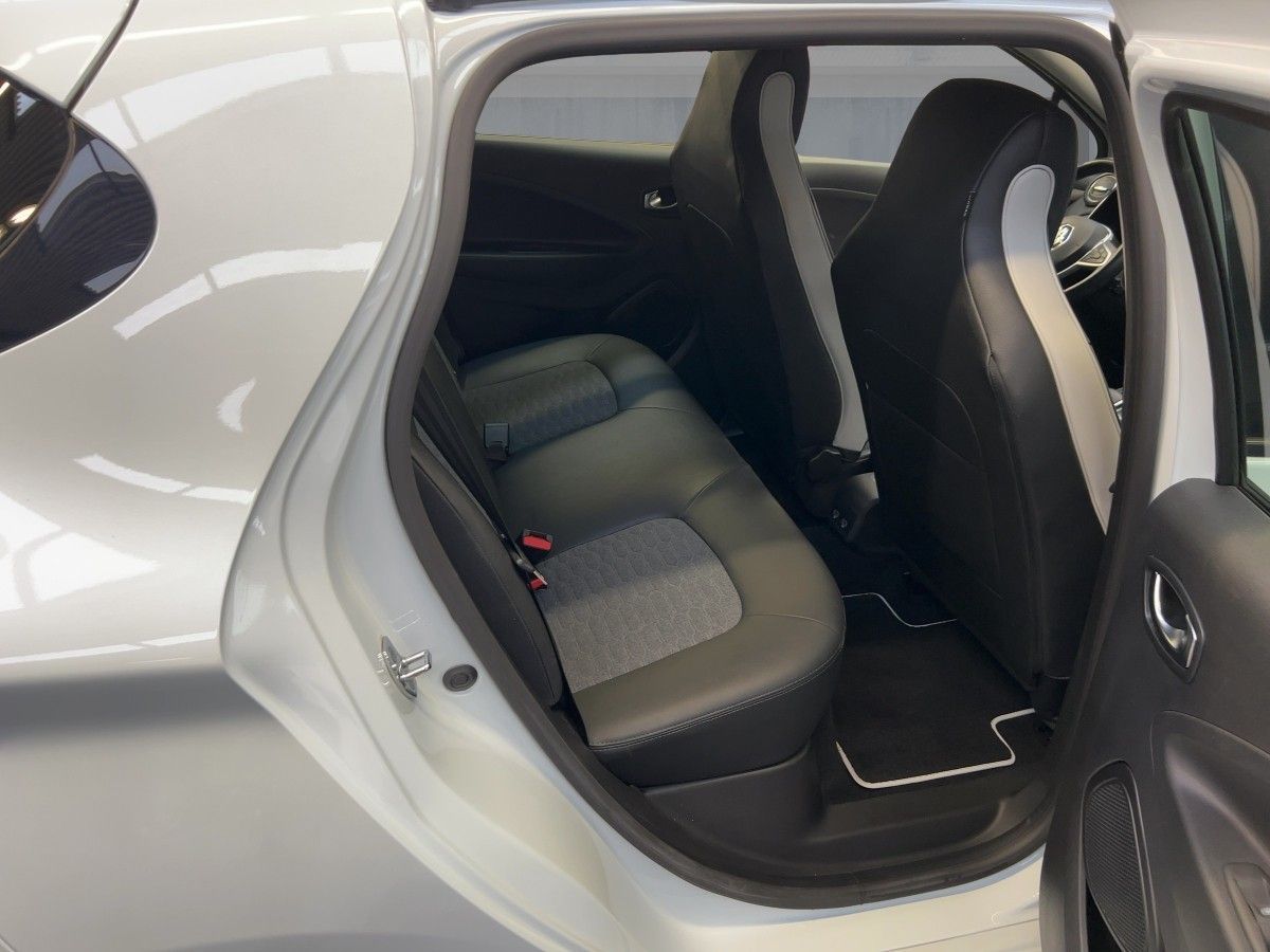 Renault ZOE INTENS R135 50 kWh - Samsaru's Car Outlet