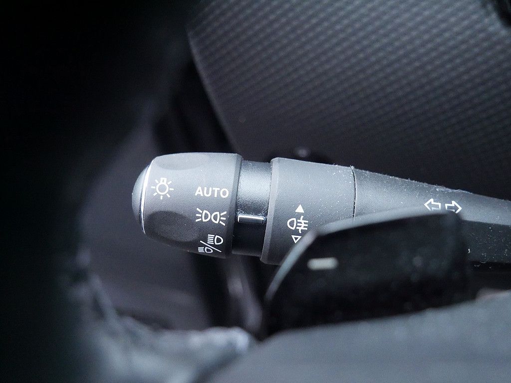 DS Automobiles DS 4 E-TENSE 225 Rivoli Cross LEDER HUD LED 360°