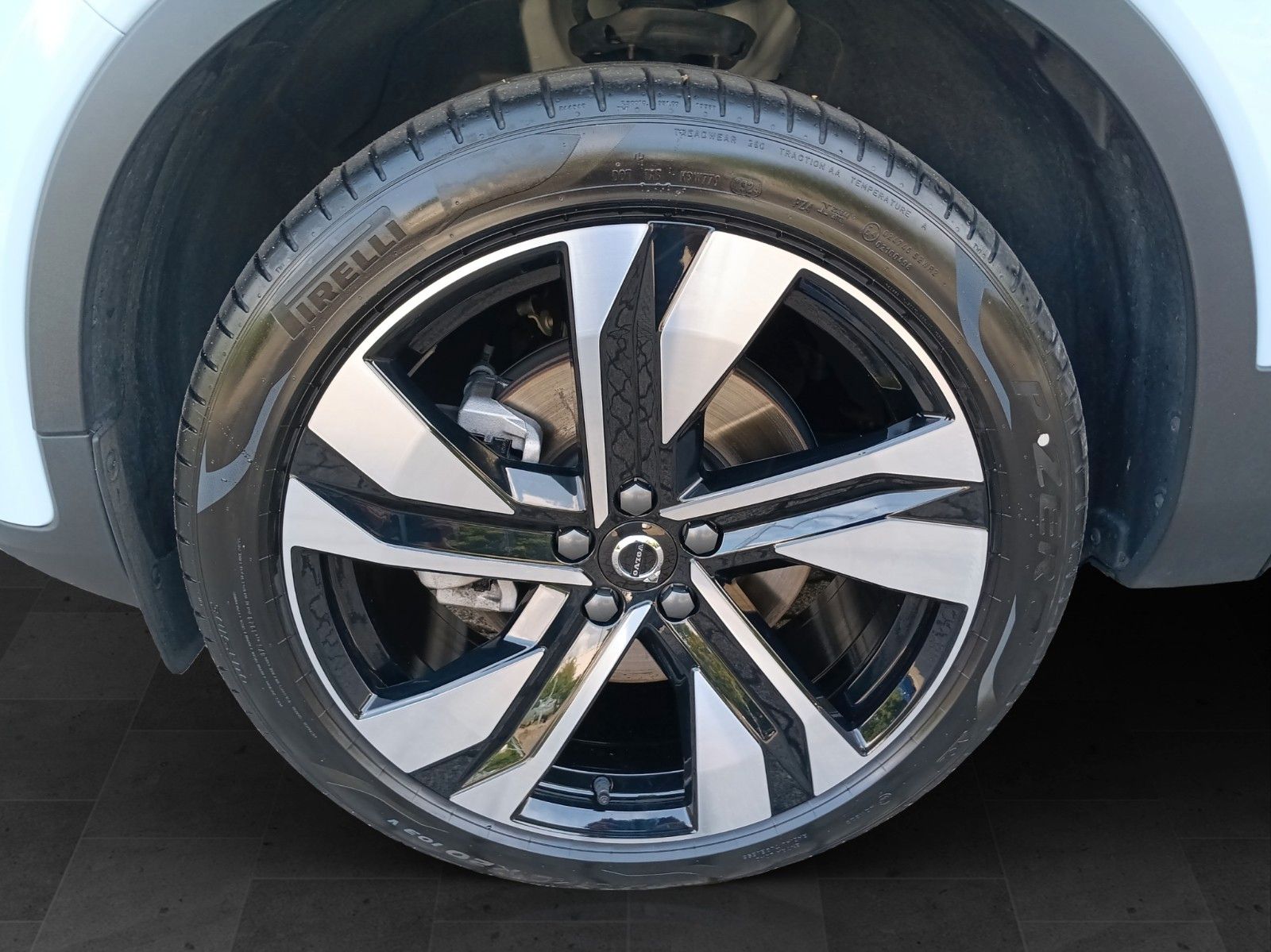 Volvo XC40 B4 2WD - Samsaru's Car Outlet