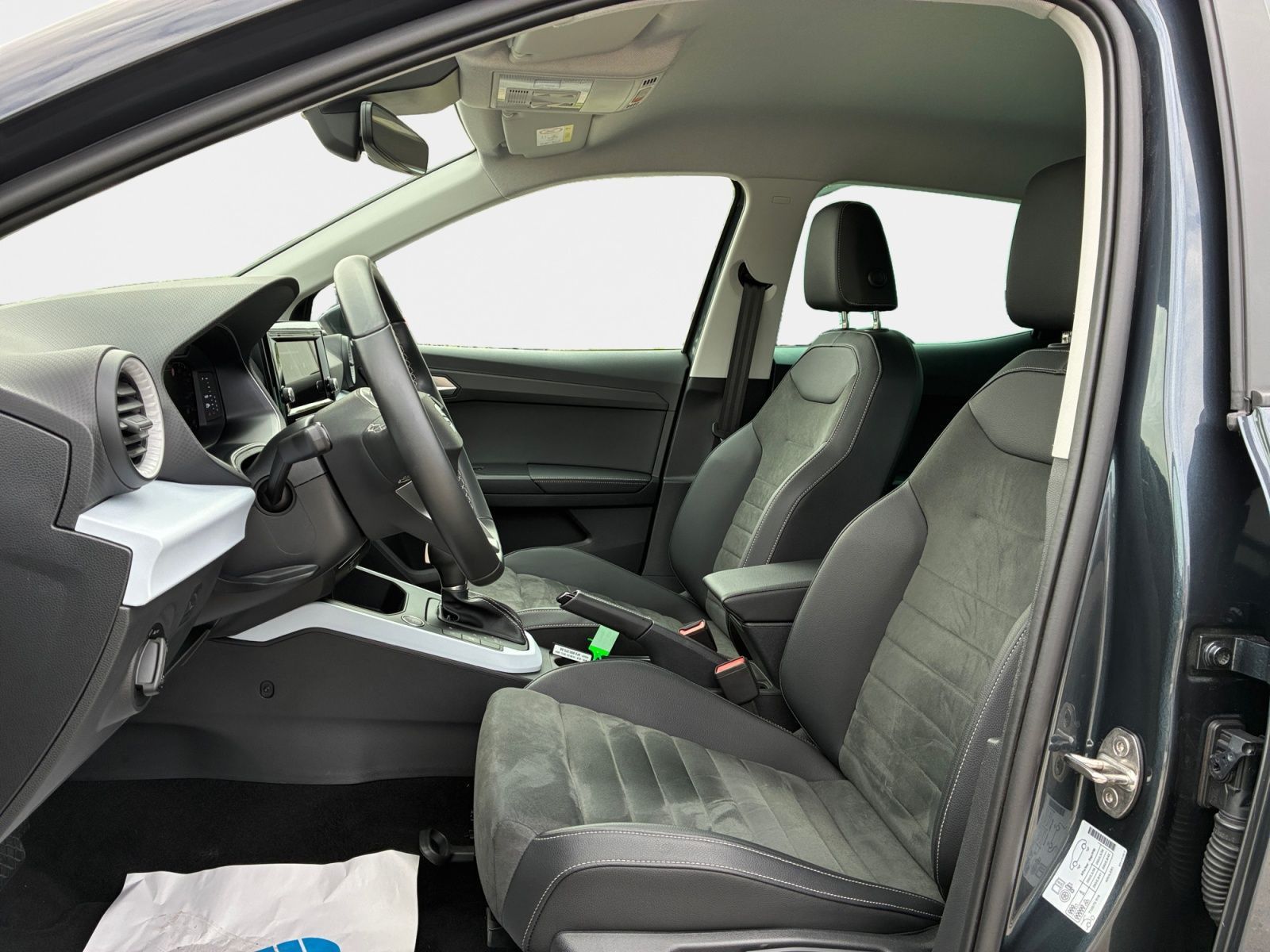 Seat Arona 1.0 TSI DSG Style Edition AHK SHZ Rückfahr