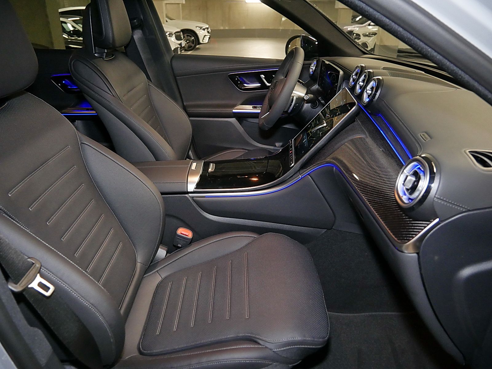 Mercedes-Benz GLC 300 d 4MATIC AMG MBUX Burm Night Ambiente