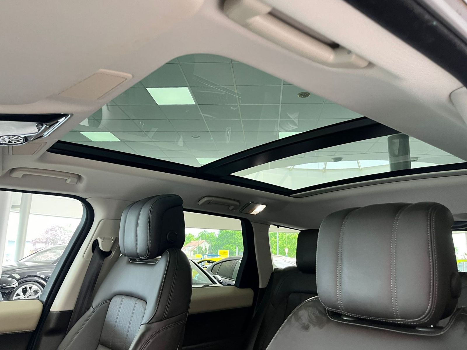 Range Rover Sport HSE P400e - Samsaru's Car Outlet