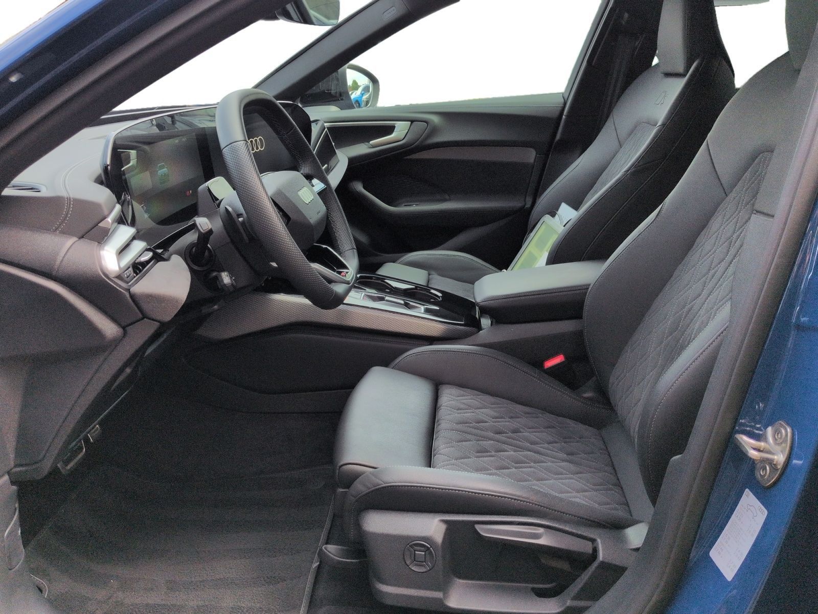 Audi A5 Avant edition one TFSI 150 S line Matrix AHK