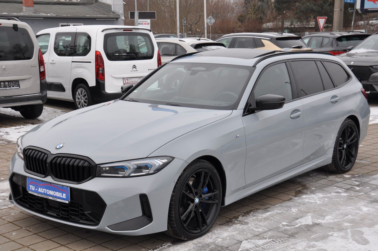 BMW 320 d Touring xDrive M Sport STANDH-PANO-CARBON