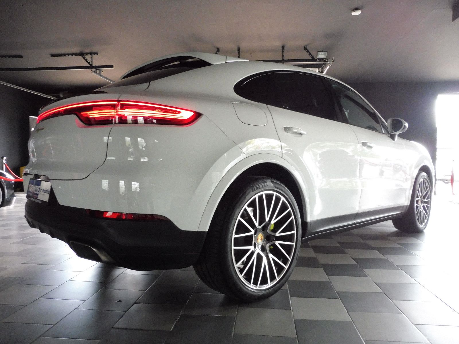 Porsche Cayenne Coupe E-Hybrid Approved/360°/Spur/Pano