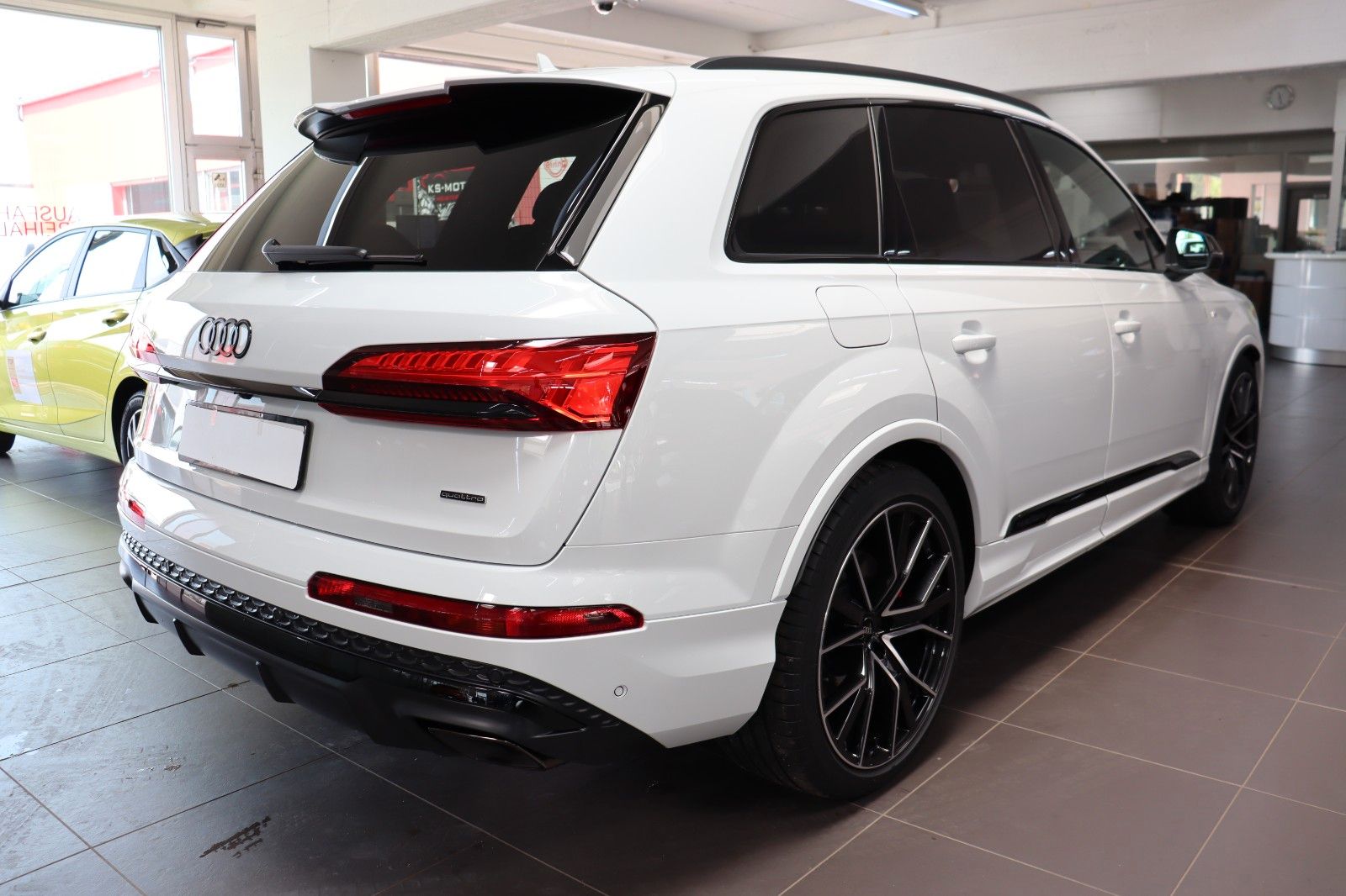 Audi Q7 S line 60 TFSI e quattro PHEV AHK Panoram 5JG