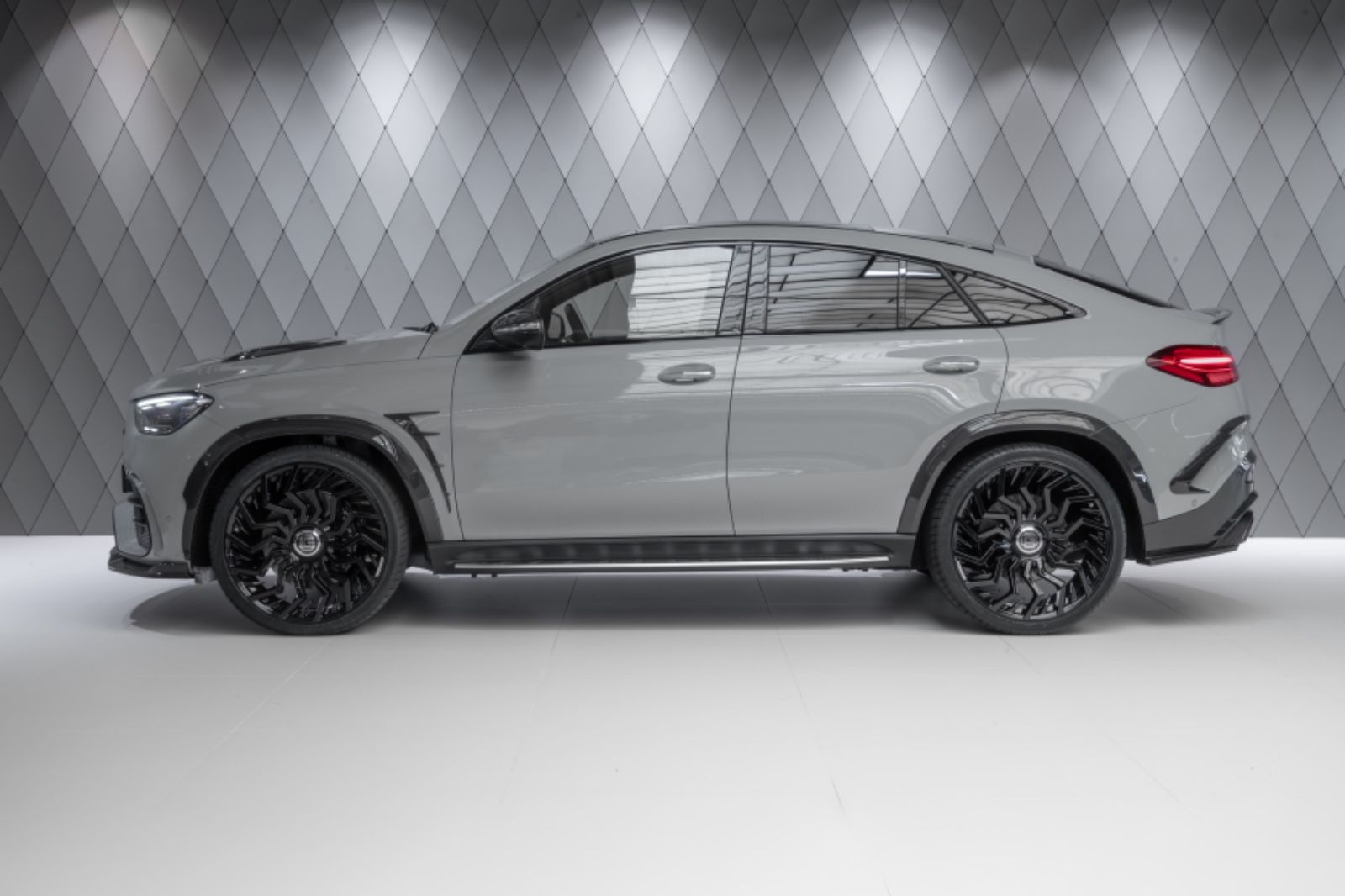 Mercedes-Benz GLE 63 AMG COUPE 2024 GCD 820 GREY/BEIGE CARBON