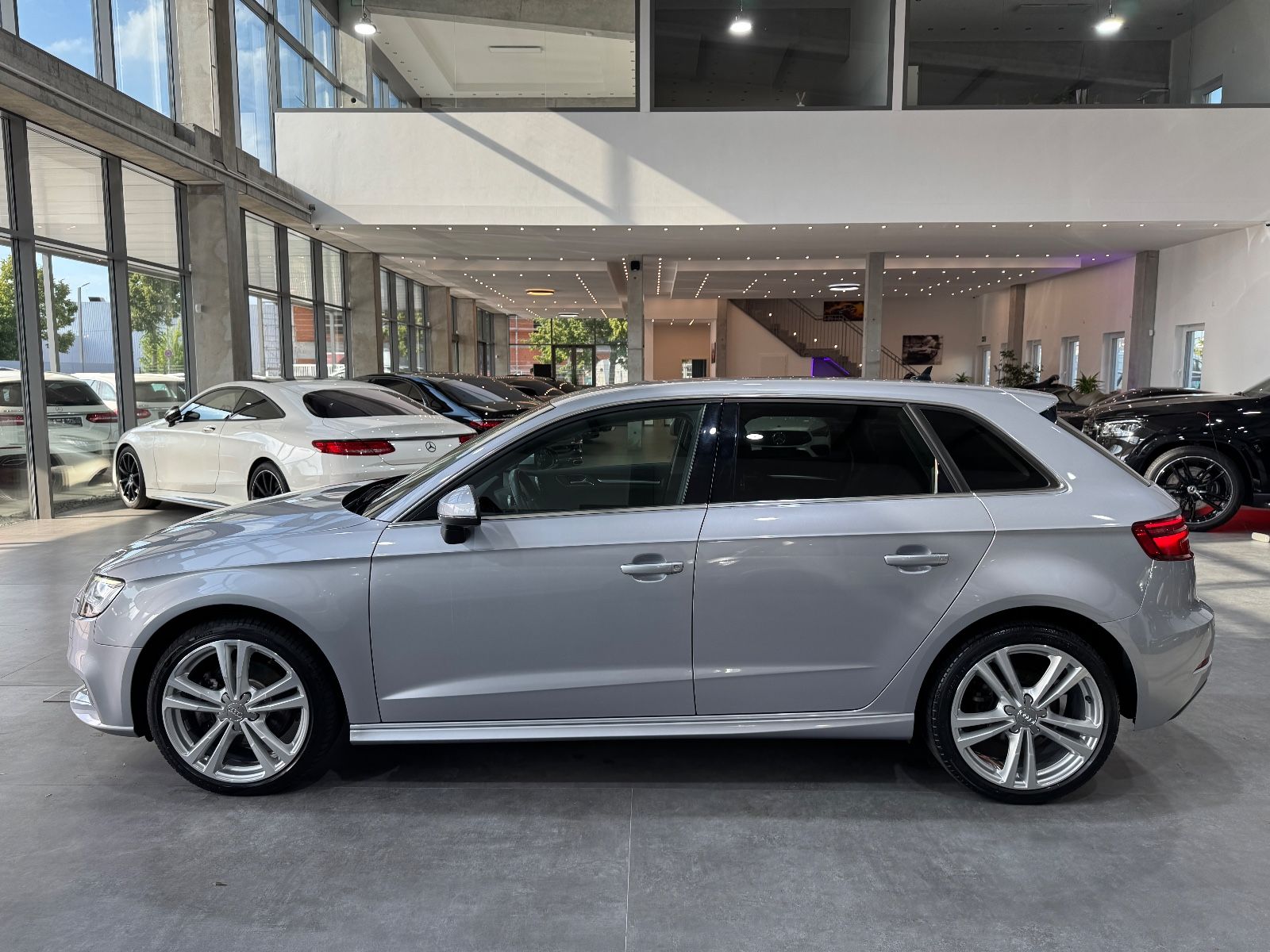 Audi A3 Sportback 40 e-tron sport - Samsaru's Car Outlet