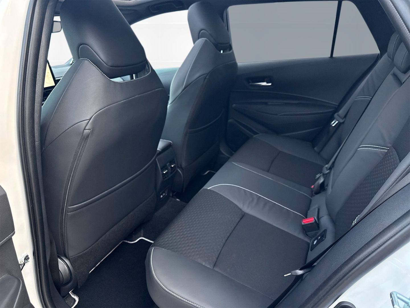 Toyota Corolla Touring Sports 2.0 Hybrid Lounge +Matrix
