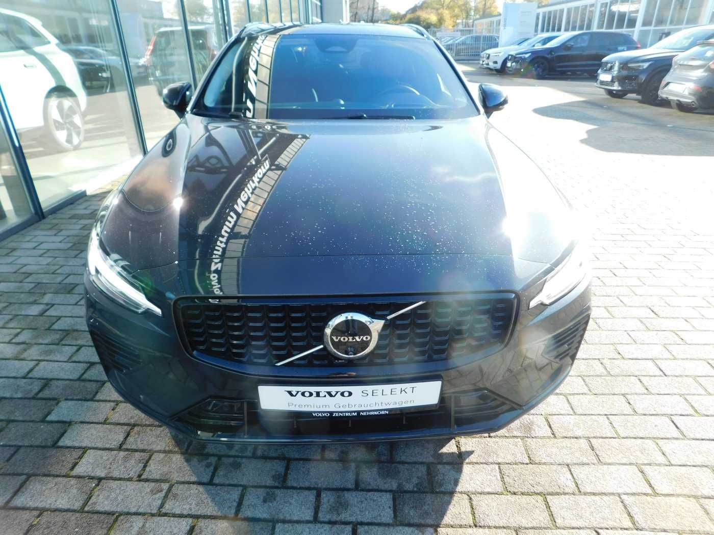 Volvo V60 T6 Recharge AWD Ultra Dark