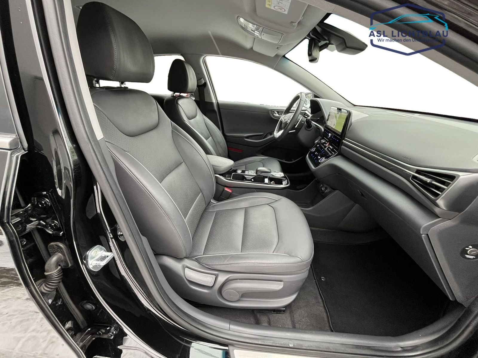 Hyundai IONIQ Facelift Elektro PREMIUM-Paket - Samsaru's Car Outlet