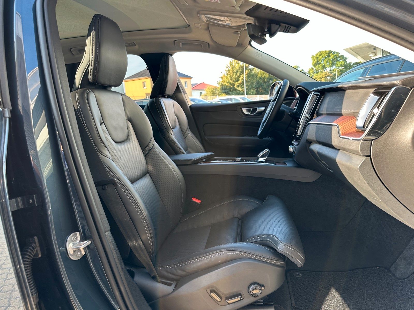 Volvo XC60 Ultimate Dark*LuftFW*21Zoll*Massage*Standh*