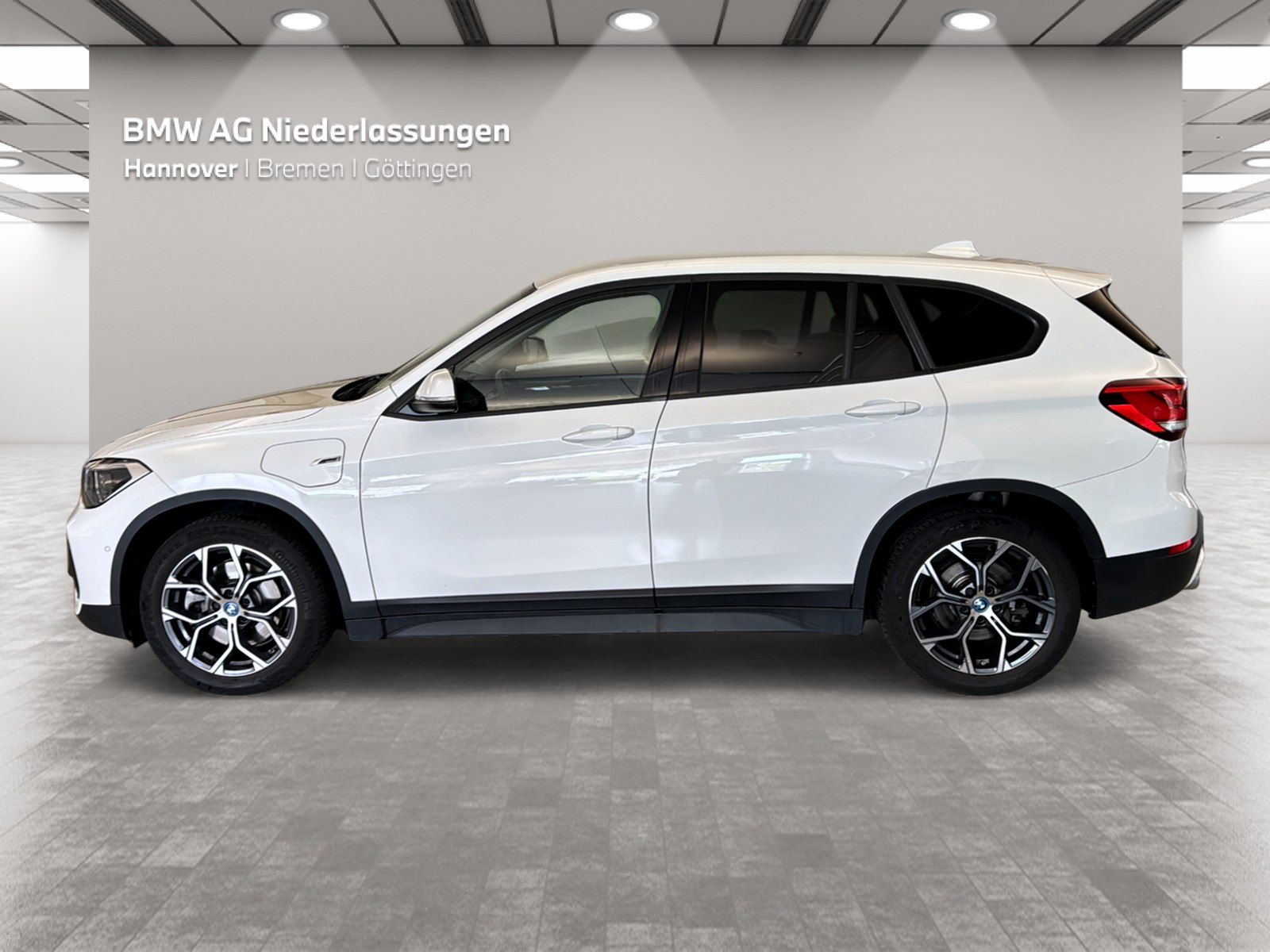 BMW X1 xDrive25e - Samsaru's Car Outlet