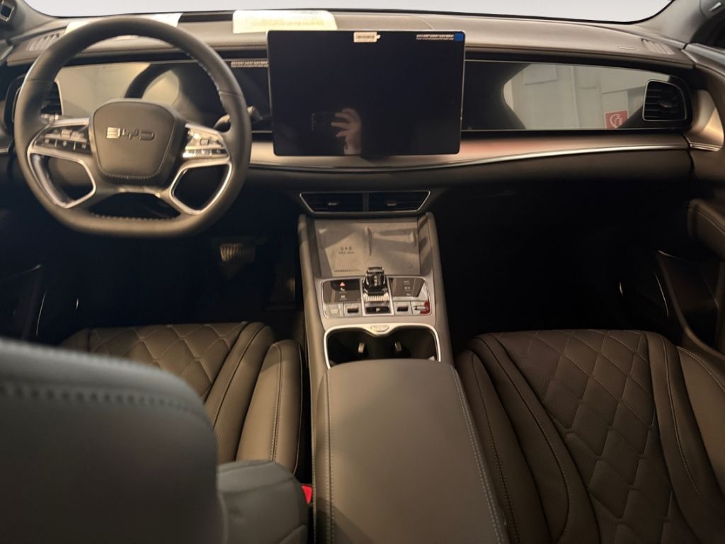 BYD Sealion 7