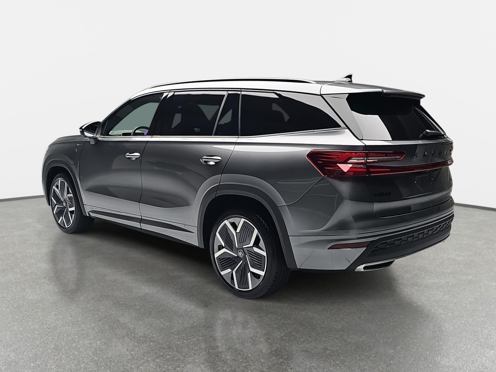 Skoda 1.5 TSI DSG IV PHEV SPORTLINE AHK PANO LM