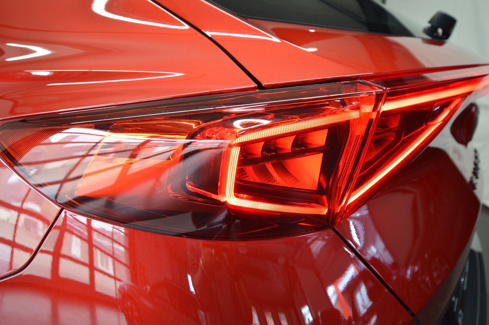 Cupra Formentor VZ 1.4 e-HYBRID - Samsaru's Car Outlet
