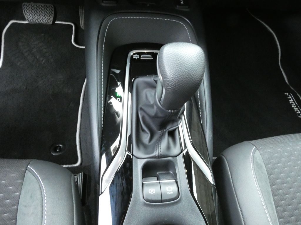 Toyota Corolla 2.0 Hybrid Lounge*Matrix LED+Navi+SHZ