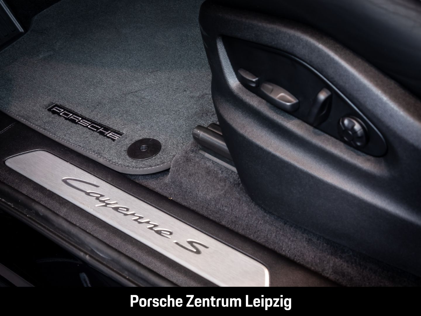 Porsche Cayenne S E-Hybrid Massage Sportabgas Inno HUD