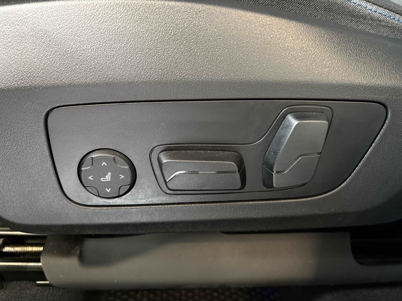 BMW X1 xDrive23i M Sport - Samsaru's Car Outlet
