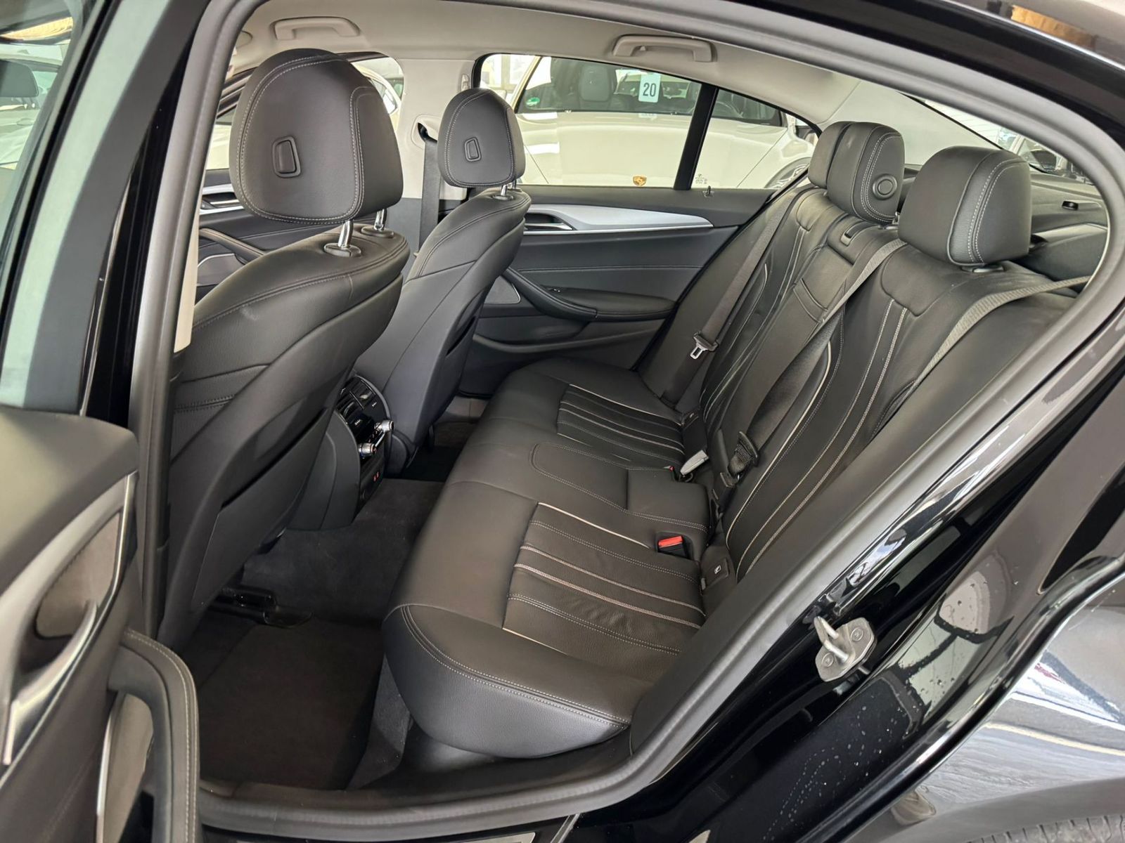 BMW 530 e x Drive H-KARDON/CAM/ACC/WIFI/LED/INDUKTIO