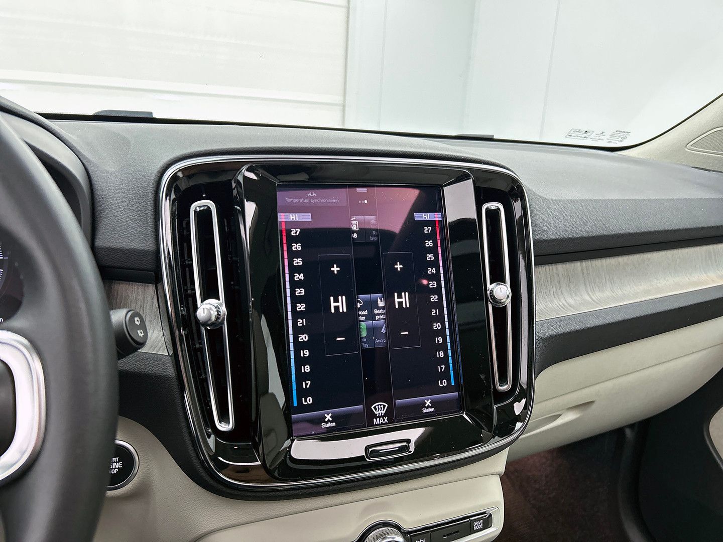 Volvo XC40 T5 180PK Hybride SOH 91% Inscription / Pano