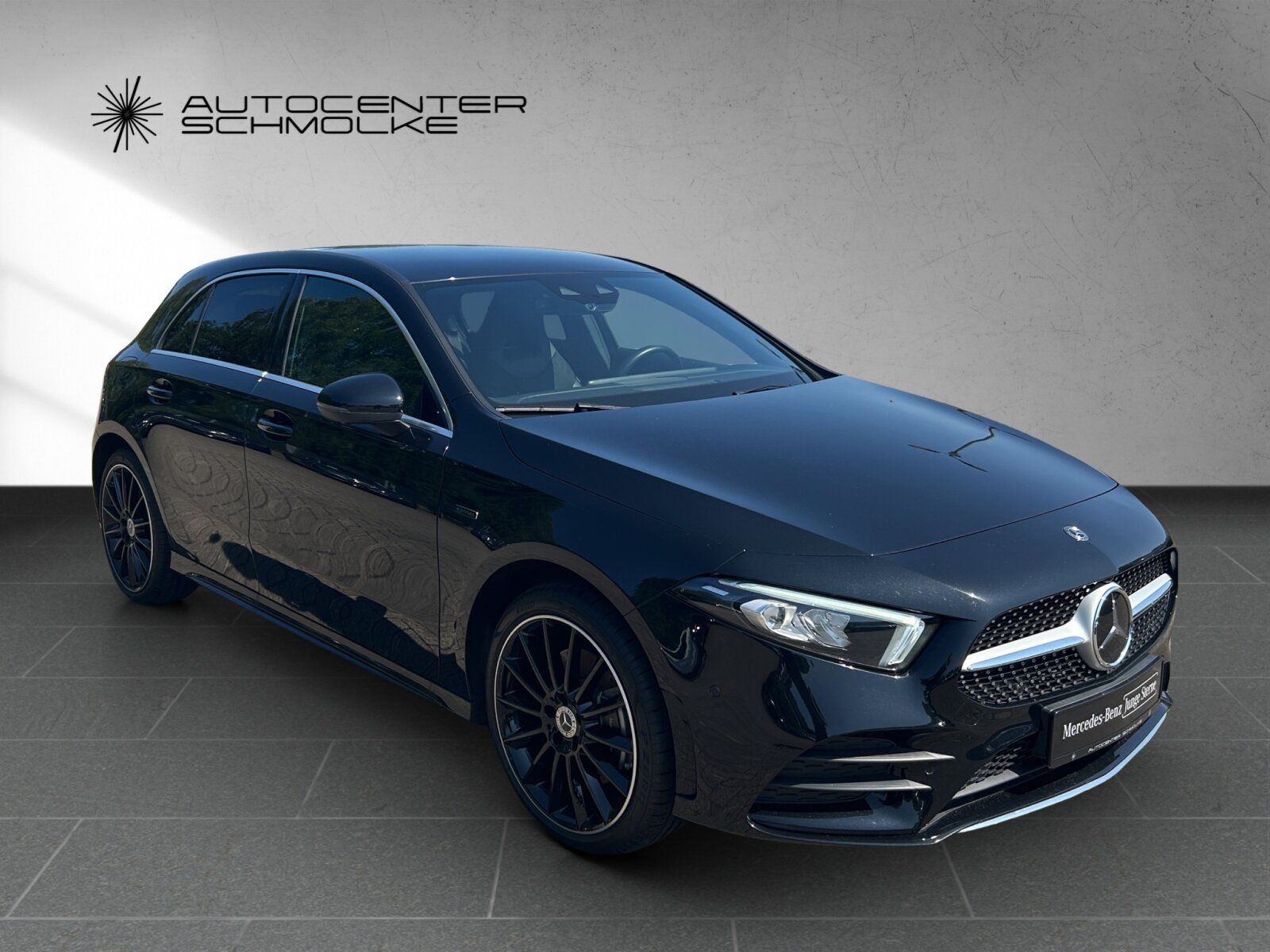 Mercedes-Benz A 250 e AMG-LINE - Samsaru's Car Outlet
