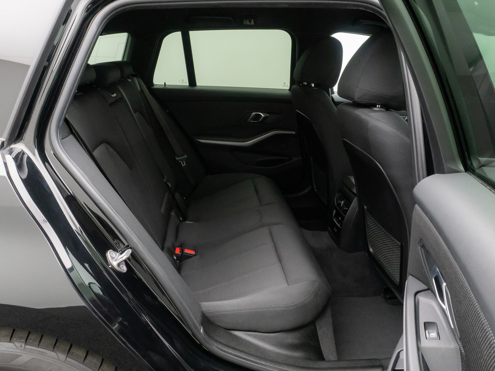 BMW 320e - Samsaru's Car Outlet