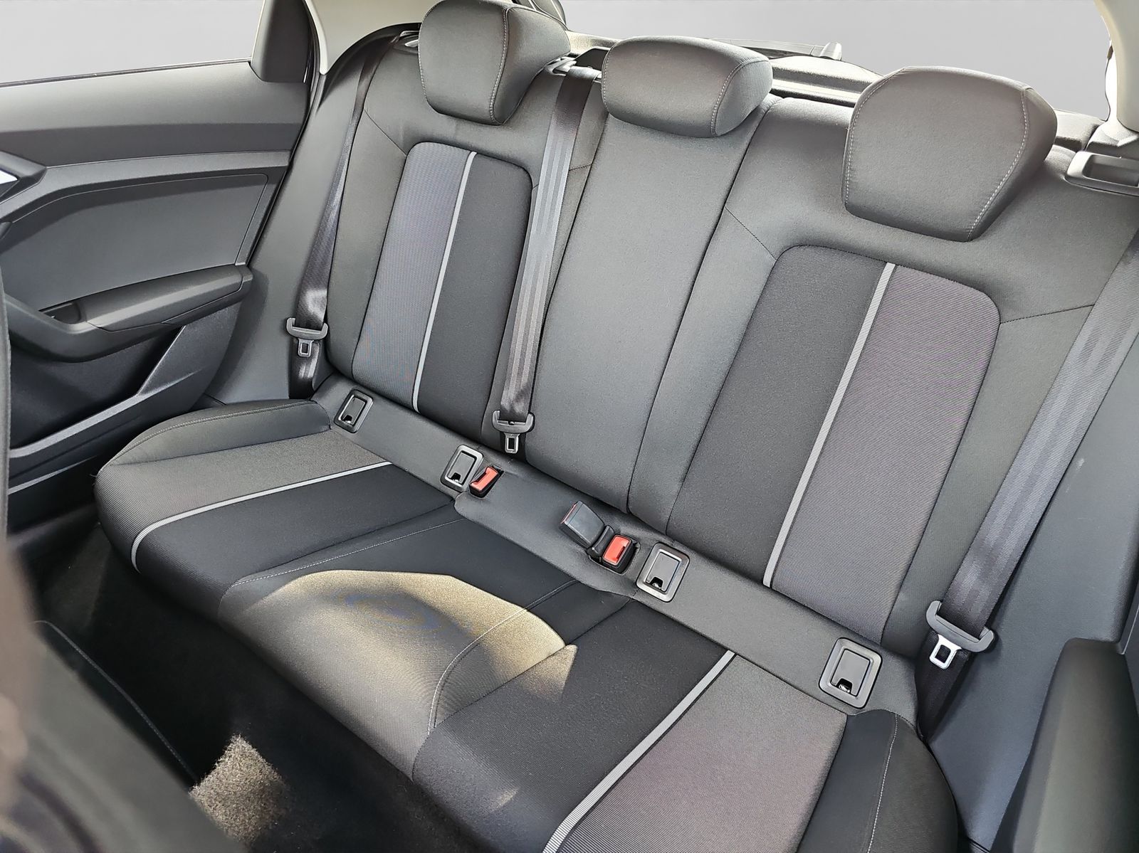 Audi A1 Sportback 25 1.0 TFSI advanced - Samsaru's Car Outlet