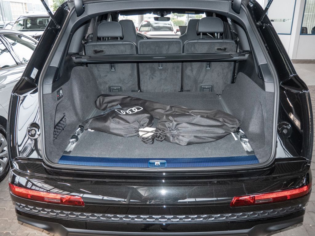 Audi Q7 SUV S line 55 TFSIe quattro AHK PANO B+O HUD