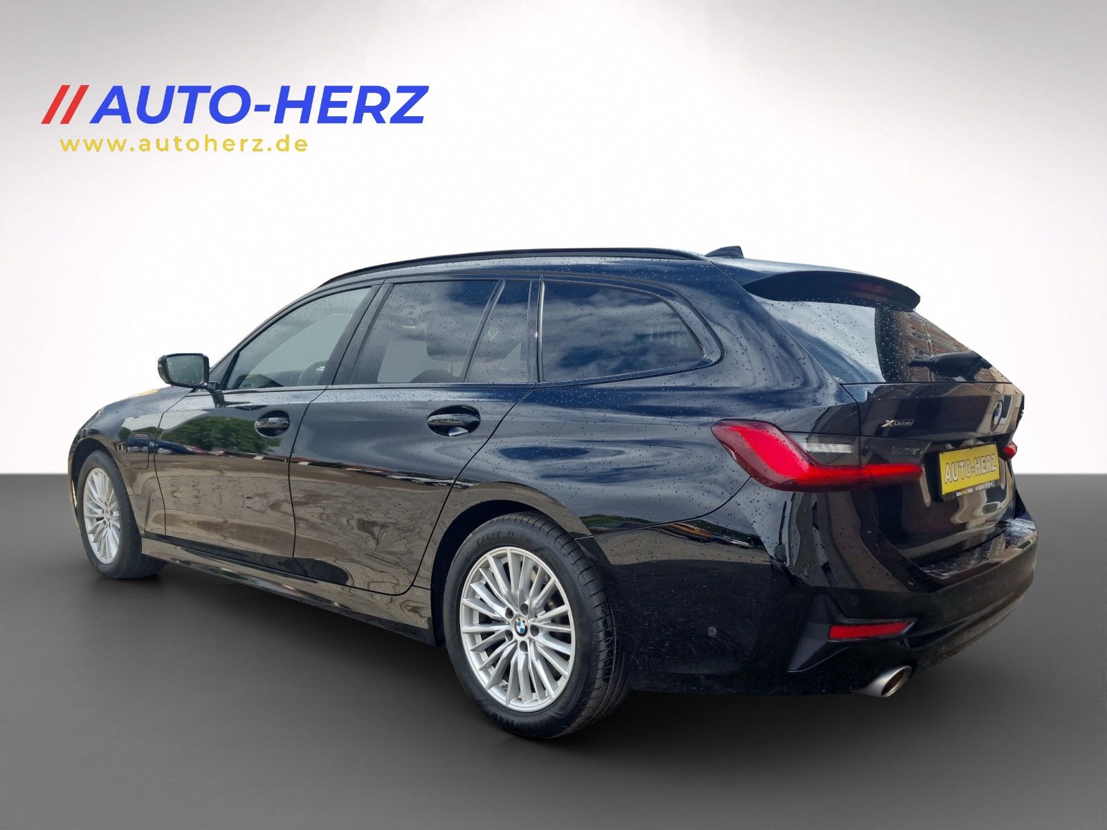 BMW 330e xDrive Touring Sport-Line - Samsaru's Car Outlet