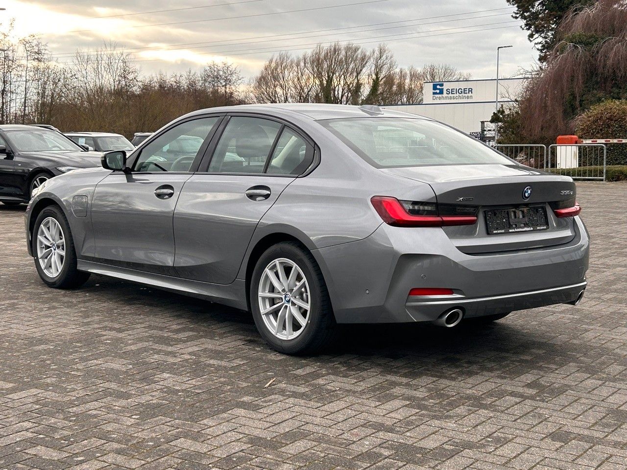 BMW 330e xDrive Aut. Lim. / DAB / Parking Assistant