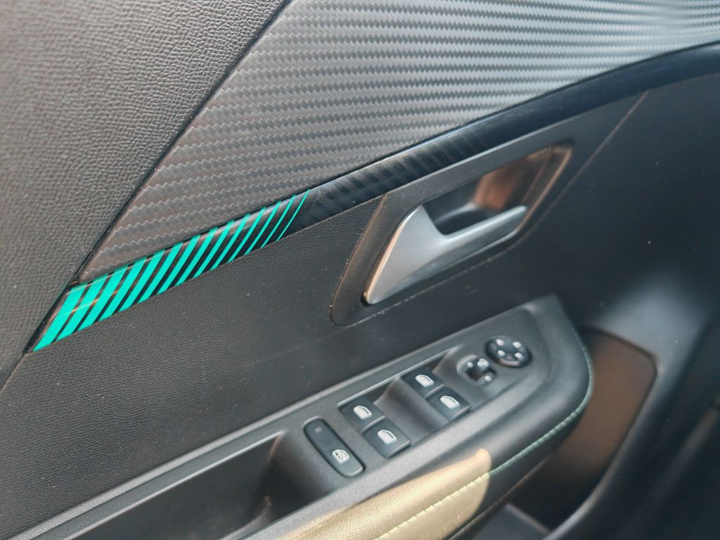 Peugeot 208 ELEKTRO ALLURE - Samsaru's Car Outlet