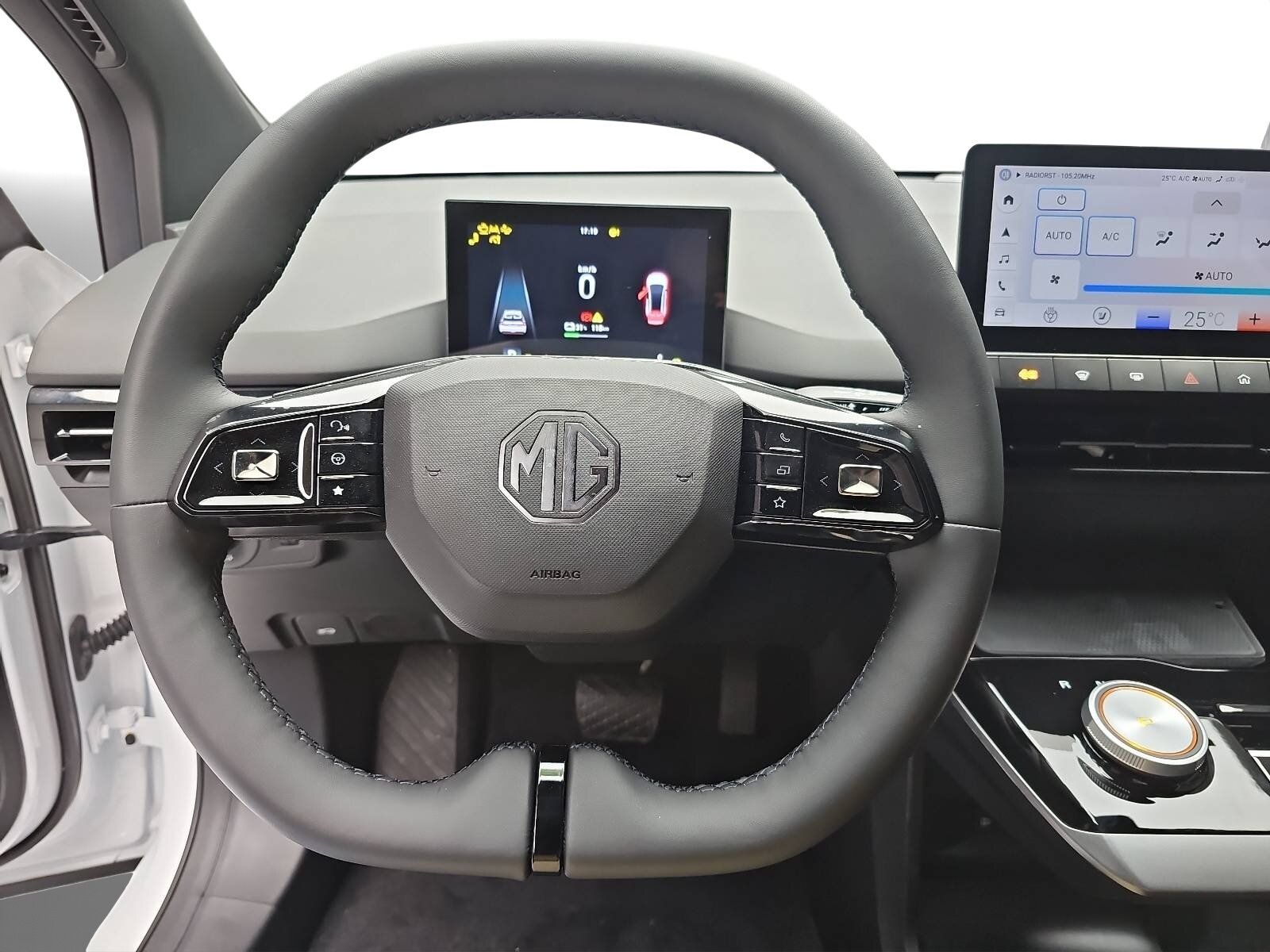 MG4 Luxury MY24 64 kWh ACC/360°/SHZ/LED/u.v.m.