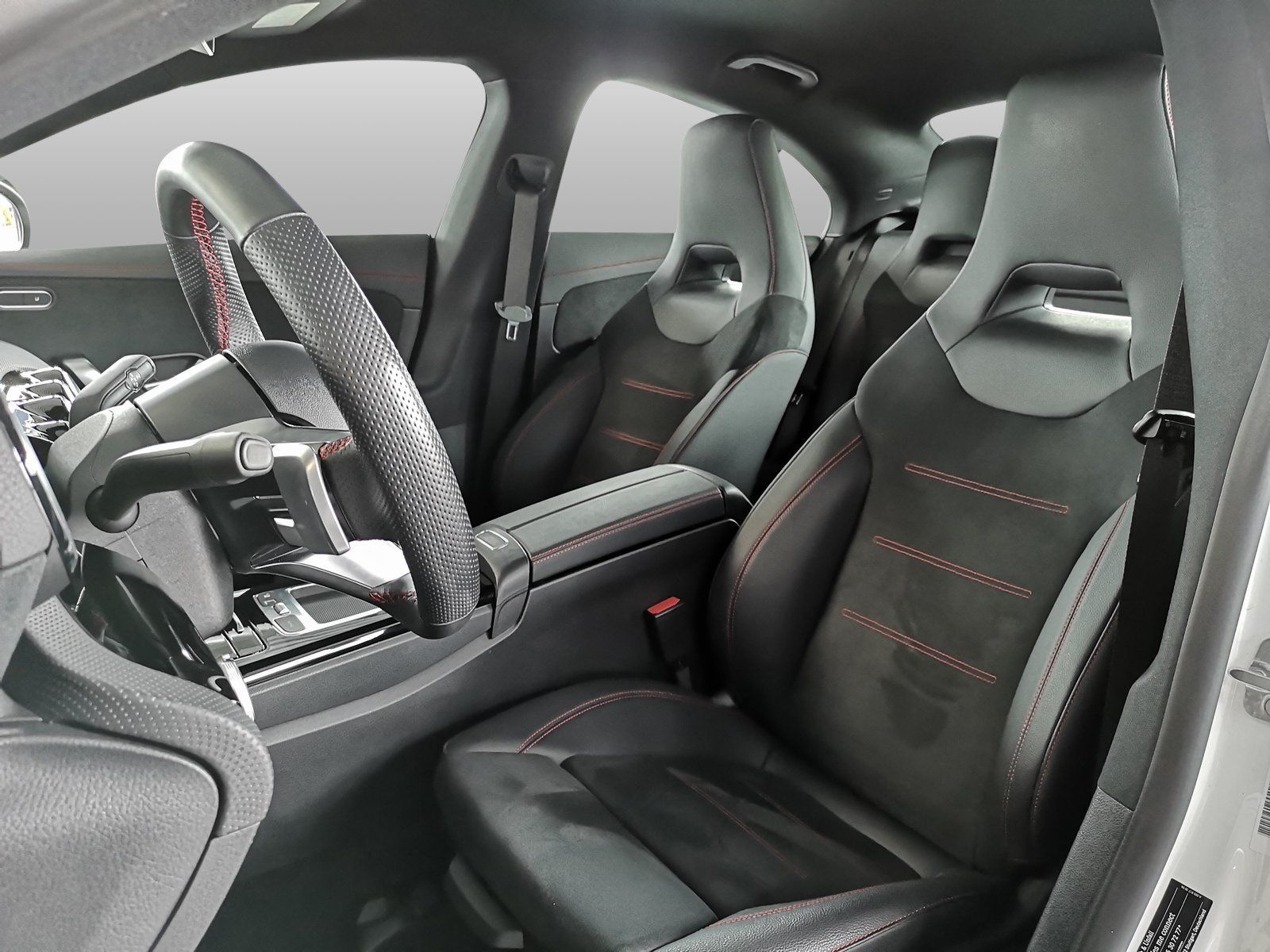 Mercedes-Benz CLA 180 Coupé AMG Line - Samsaru's Car Outlet