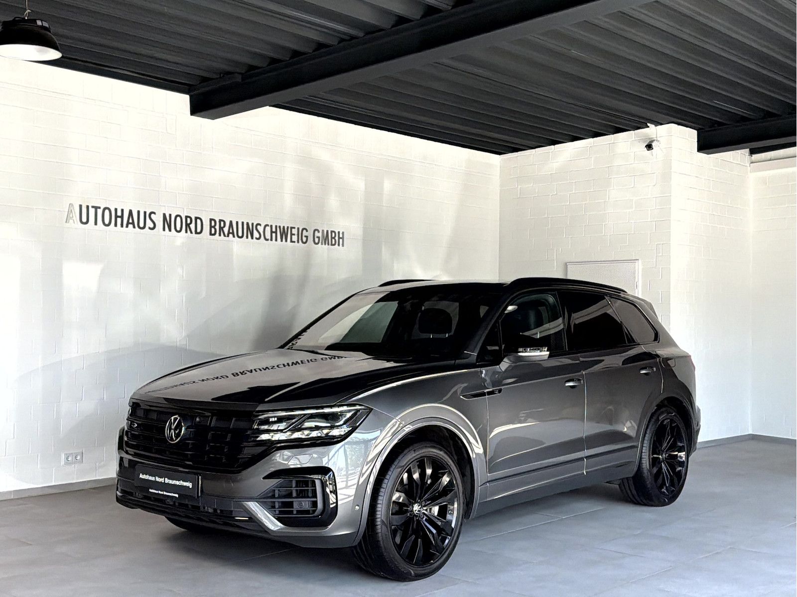 Volkswagen Touareg R 3.0TSI*BlackStyle*Pano*AHK*HUD*IQ*